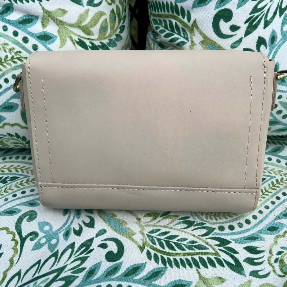 Portland Leather Goods New Medium Metro in Bone - Picture 2 of 5